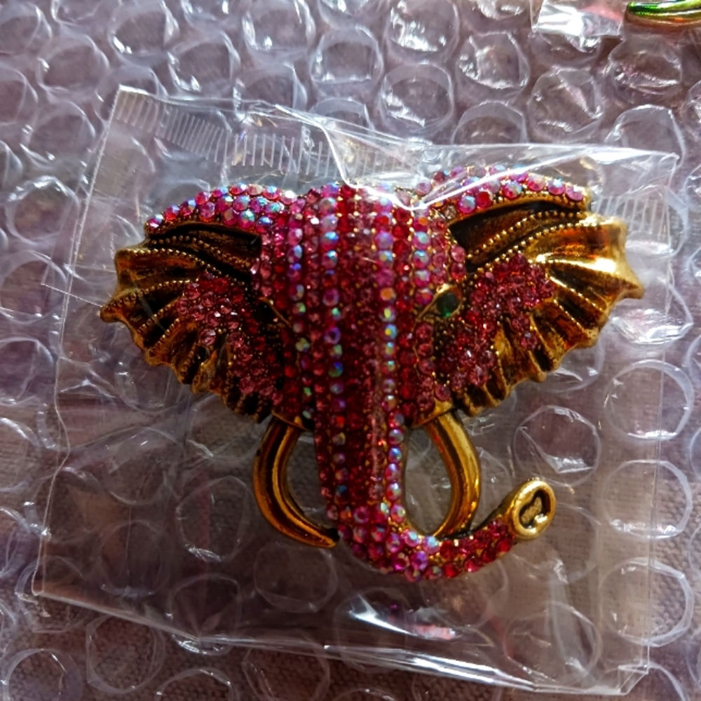 Elephant brooch